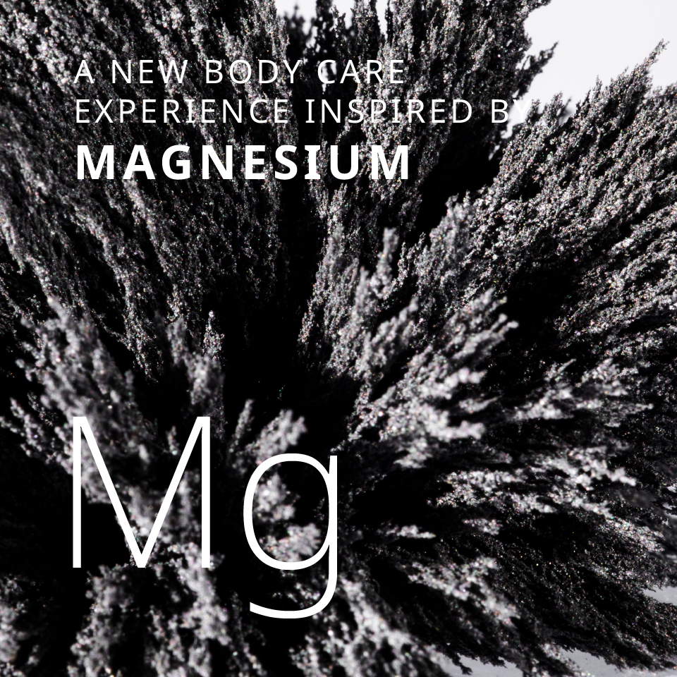 A NEW BODY CARE EXPERIENCE INSPIRED BY MAGNESIUM สิ่งที่ทำให้ MG Soothing Collection แตกต่าง ไม่ได้อยู่เพียงแค่เนื้อสัมผัสที่น่าใช้หรือกลิ่นหอมที่ชวนผ่อนคลาย แต่คือแนวคิดของการดูแลผิวกายผ่านส่วนผสมที่ได้รับการคัดสรรมาอย่างตั้งใจ ภายในสูตรมีการผสาน Magnesium Chloride, Magnesium PCA และ Magnesium Ascorbyl Phosphate ร่วมกับ Yeast Extract และ Glycogen เพื่อช่วยให้ผิวรู้สึกสบาย นุ่ม ชุ่มชื้น และได้รับการดูแลอย่างอ่อนโยนในทุกขั้นตอน คอลเลกชันนี้จึงไม่ใช่เพียง Body Care Collection แต่เป็นอีกหนึ่งแนวทางของการพัฒนาผลิตภัณฑ์ที่เชื่อมโยง Skincare, Wellness และ Sensory Experience เข้าไว้ด้วยกันอย่างสมบูรณ์
